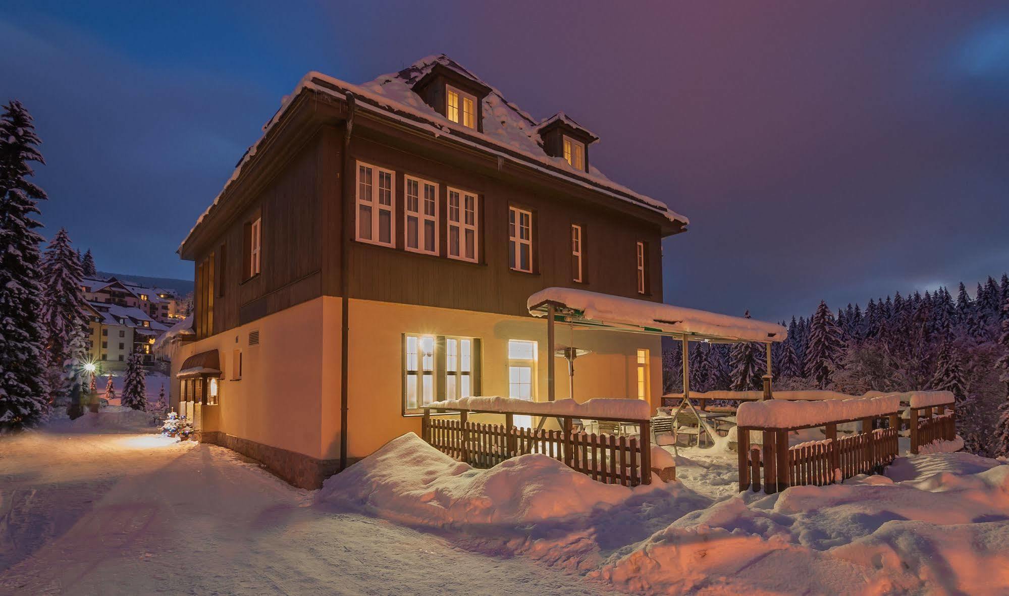 Lyzarska Bouda Domovina Hotel Spindleruv Mlyn Exterior photo
